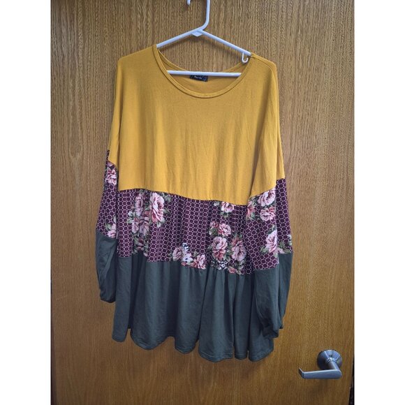 Plus Size Color Block Patchwork Long Sleeve Floral & Honeycomb Top 2X - Picture 2 of 6